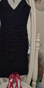 Papell Boutique Silk LBD Size 4 Great for Evening!